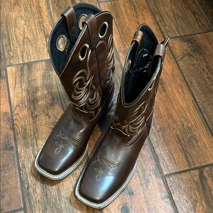 Smoky Mountain Boots. Size 7R Youth.